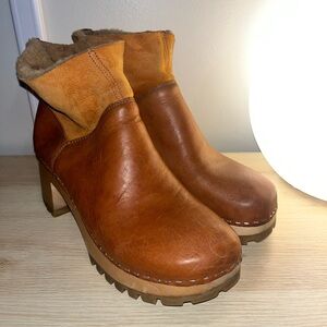 Swedish Hasbeens Tan Leather Clogs with Shearling